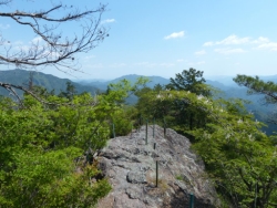 瑠璃山
